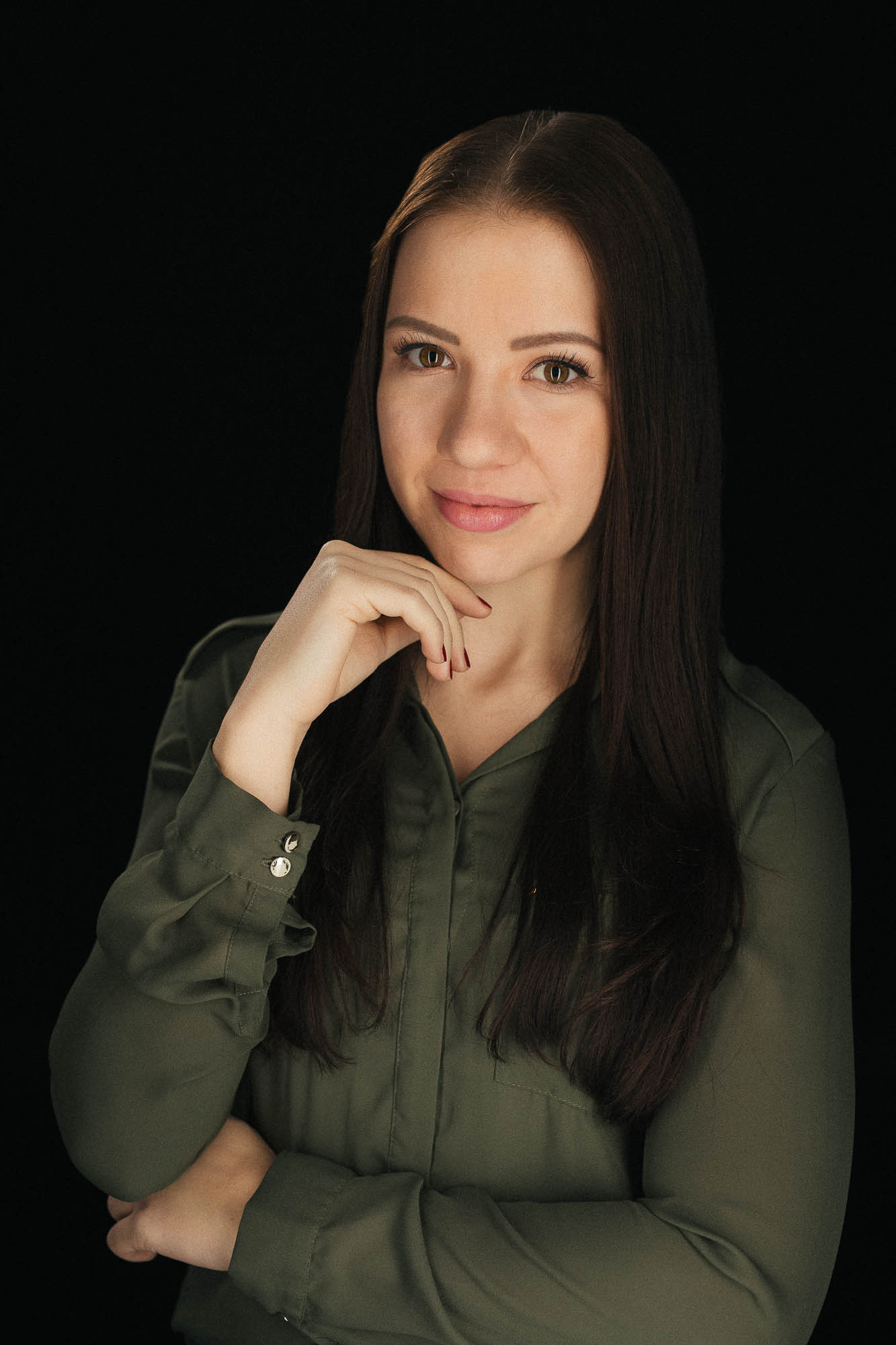 Export x3 Headshot  06584 Dez 01 2019 Bearbeitet 3 Headshots 2019  Miro Nicole Nadine